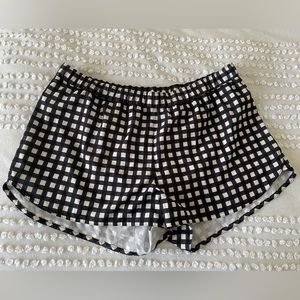 Old Navy Active Stretch Tech Black & White Gingham Plaid Running Shorts, Size XL